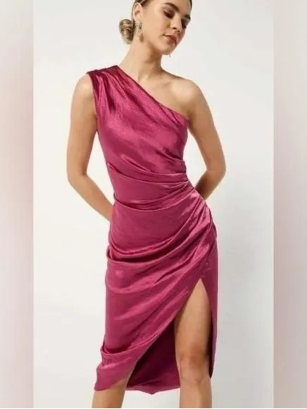 Elliatt- Cassini One Shoulder Satin Dress-Deep Berry, New with tag size XS